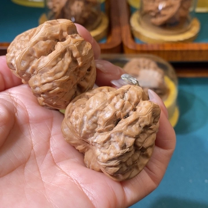 文玩核桃吊坠七**待大蛙