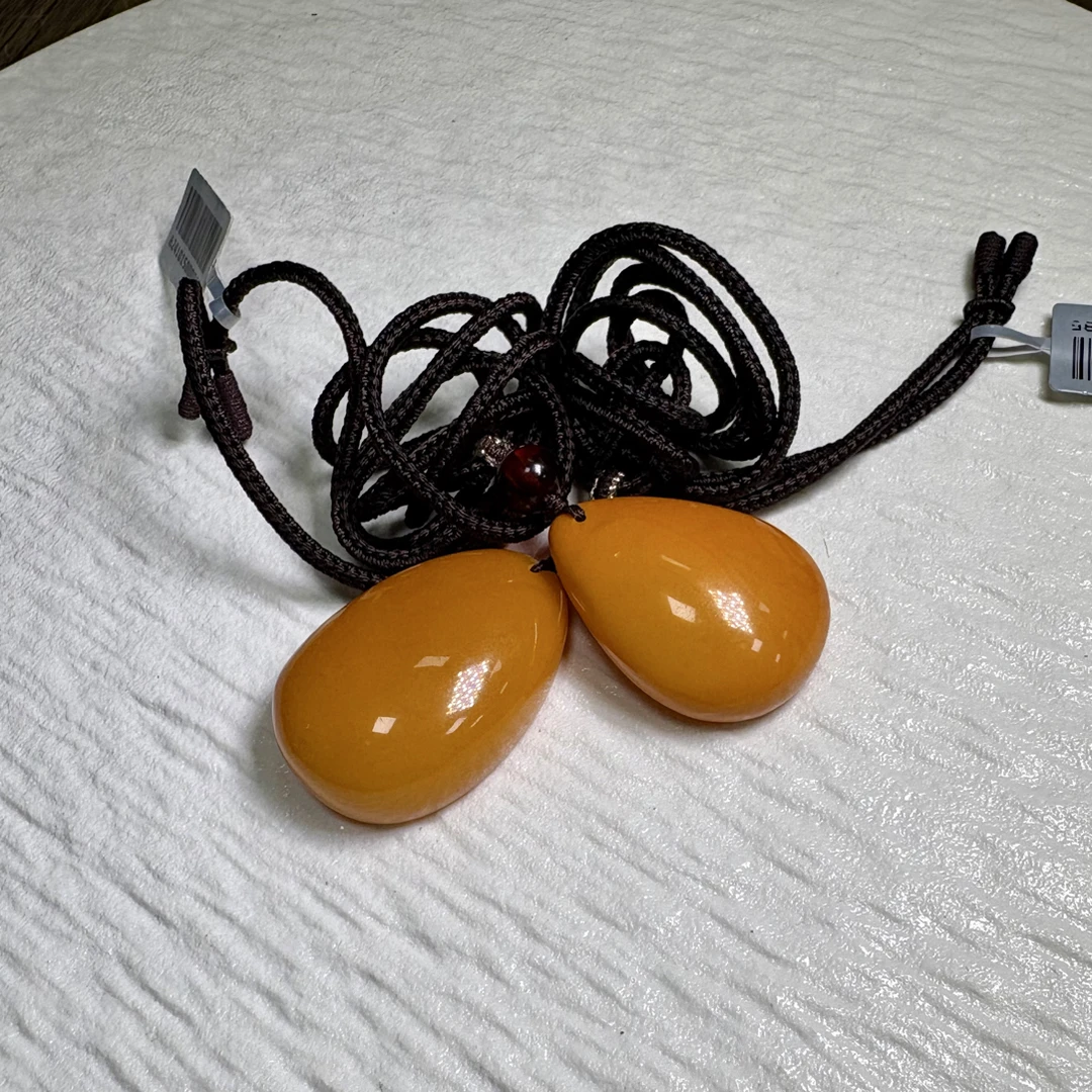 【书记甄选】鸡油黄水滴型吊坠 多样性发一件 LF2173