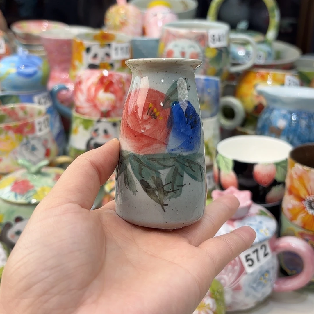 瓷片兔兔好可爱呀打个