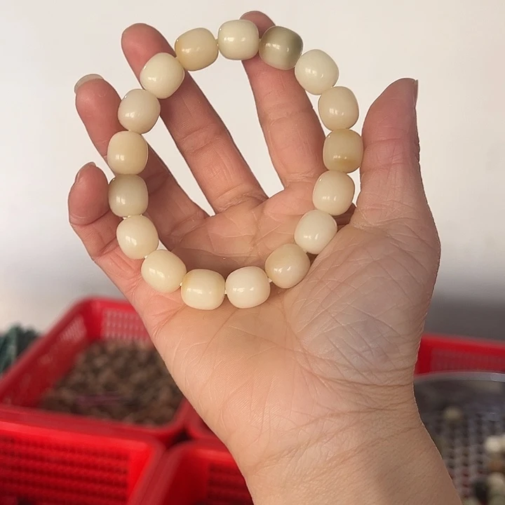 白玉菩提吊坠12×13