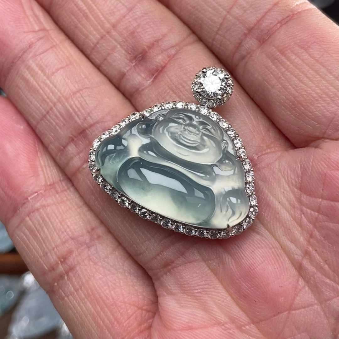 颈饰18K金镶嵌翡翠佛公