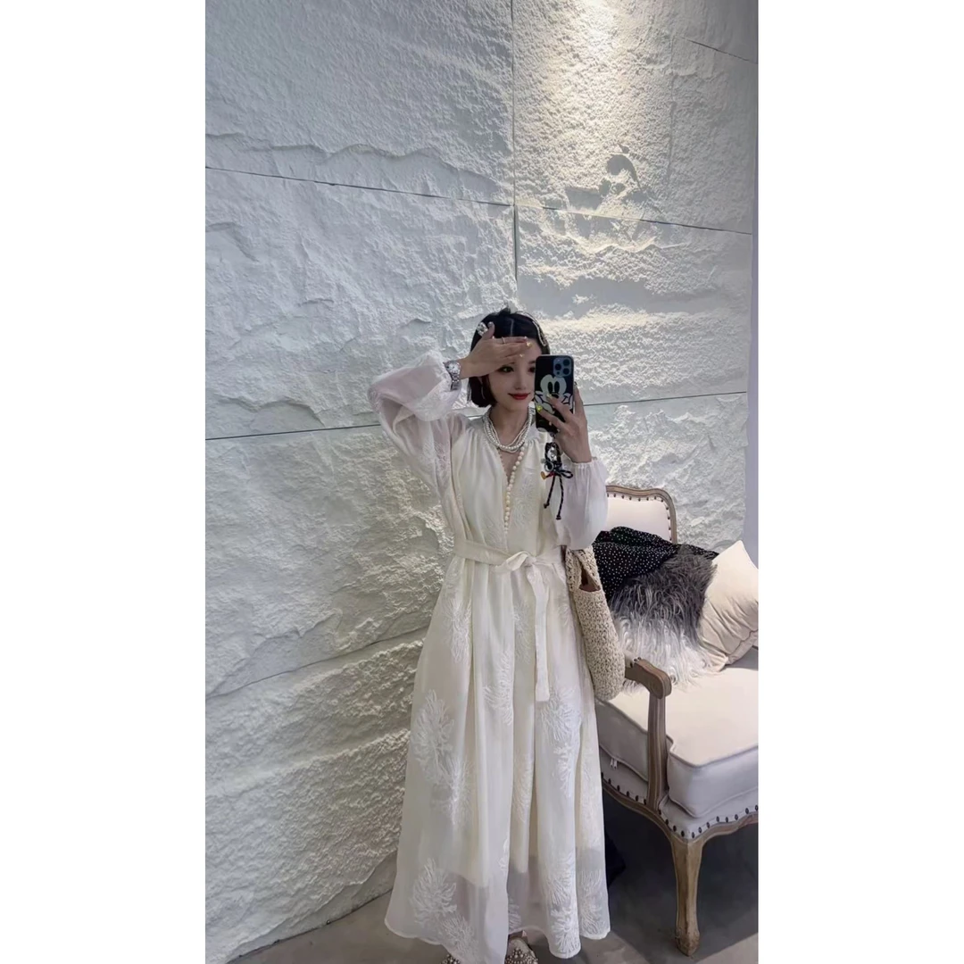 2025春秋高级感法式重工刺绣宽松显瘦灯笼袖气质连衣裙250115