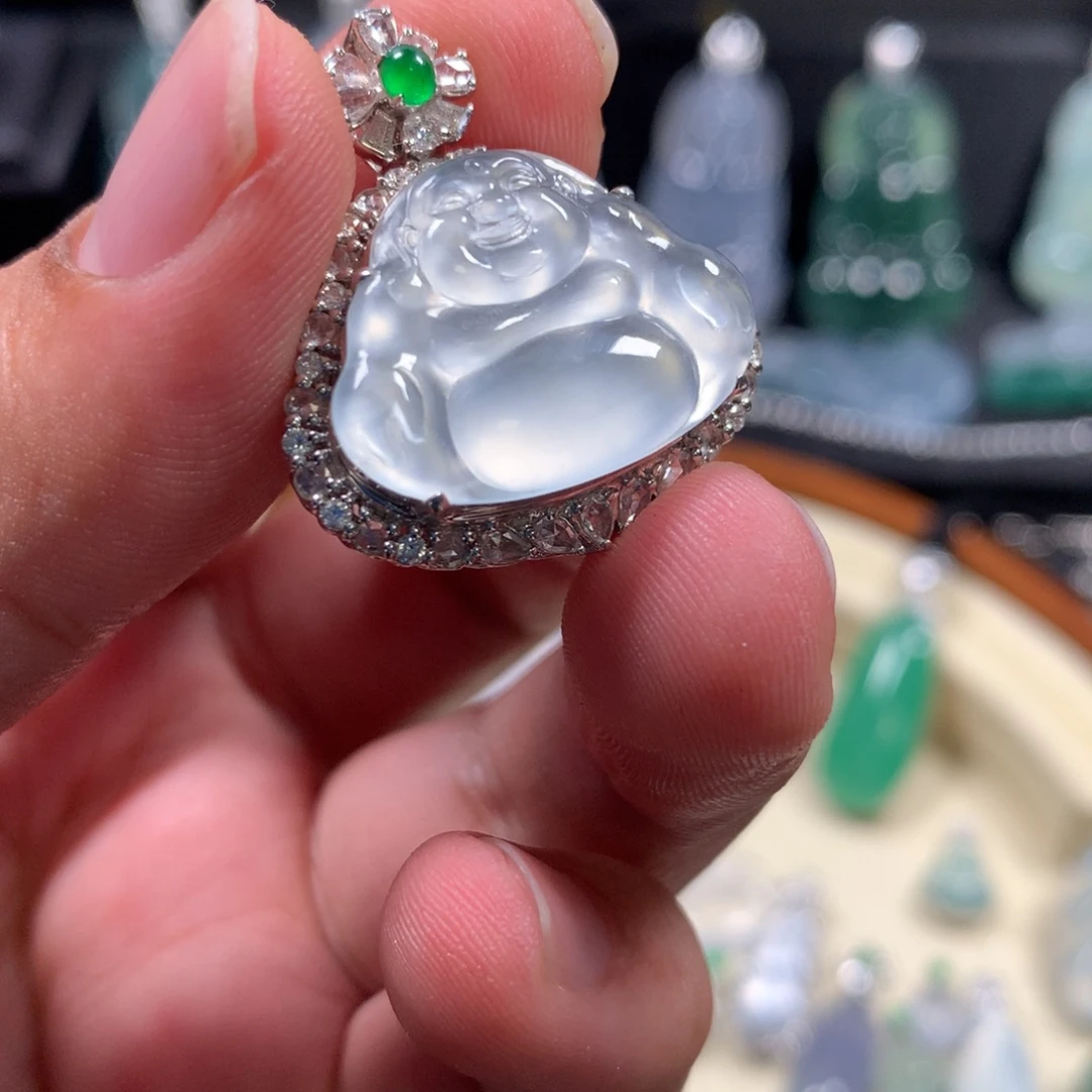 翡翠18K金镶嵌颈饰玻璃种豪镶佛公