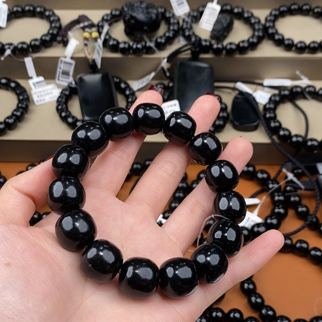 M***a和田玉未镶嵌手链