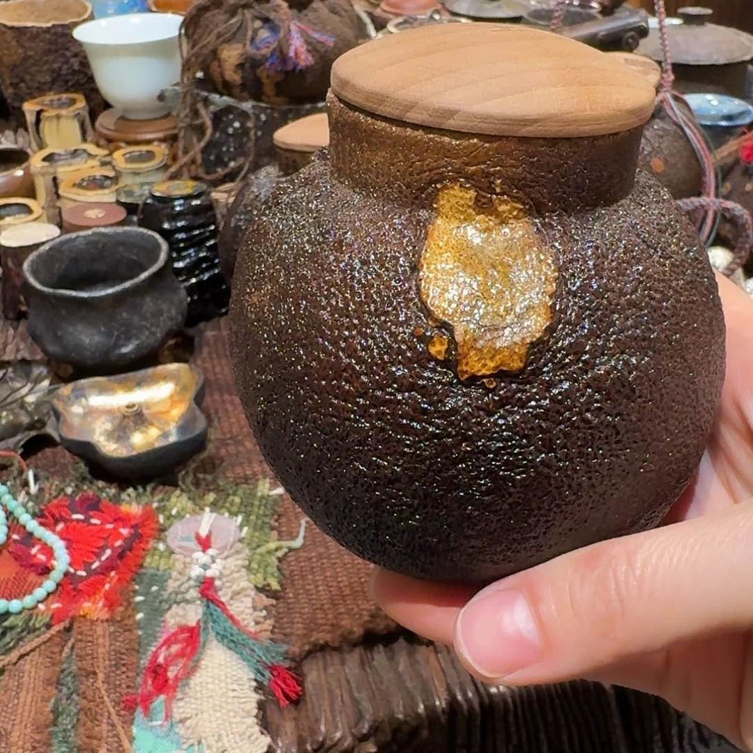 c****。金斑柚子茶叶罐。