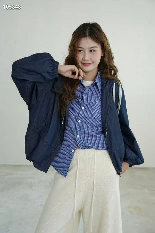 2025连帽纯色韩版拉冲锋衣短外套女宽松秋季老钱风痞帅炸街风女装