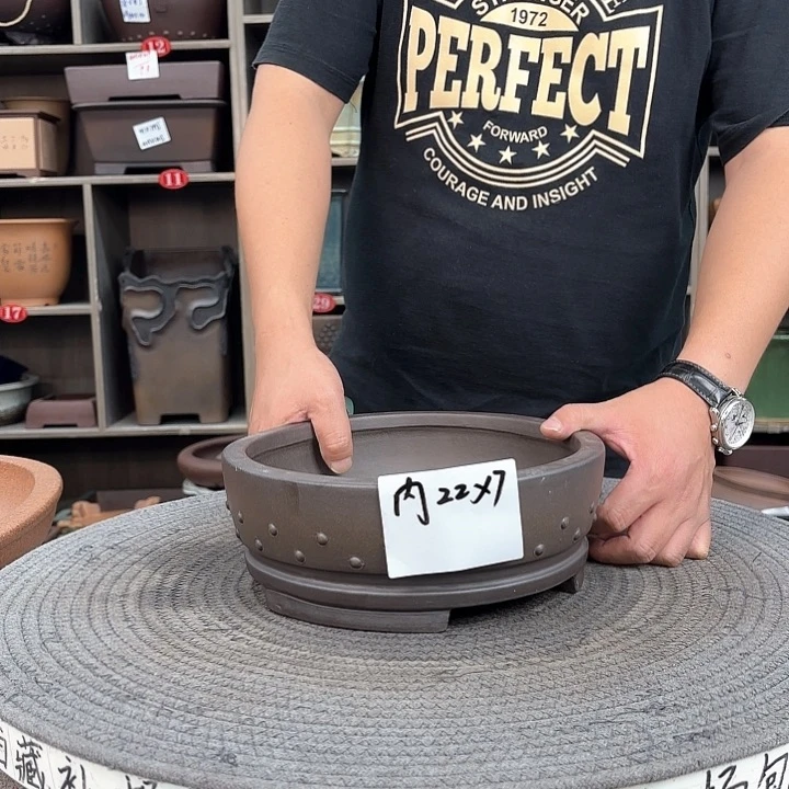 紫砂花盆紫砂的味道很浓