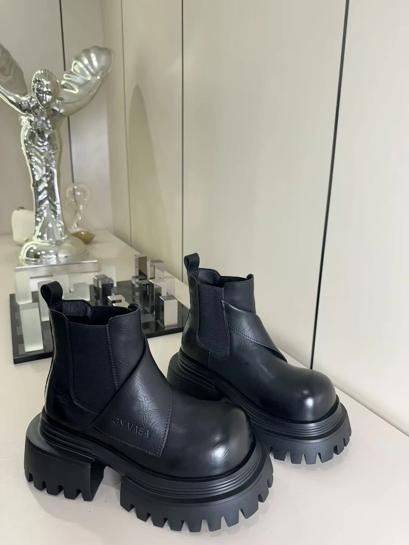 唐小肉圆头马丁靴女中筒靴百搭欧若假日风高颜值厚底鞋7801-18