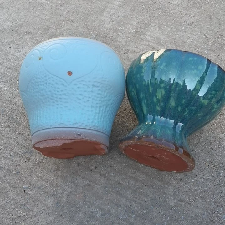 红陶瑕疵两个盆子