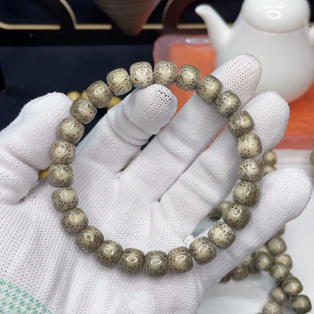 星月菩提吊坠17。9.5/8.5灰冰通体留白