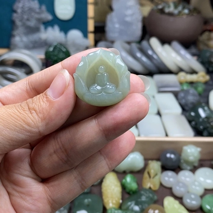 和田玉未镶嵌颈饰暖*宝