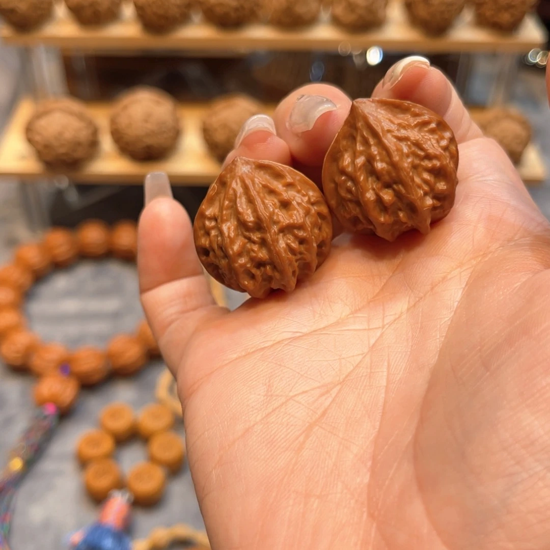 文玩核桃把件盘龙纹