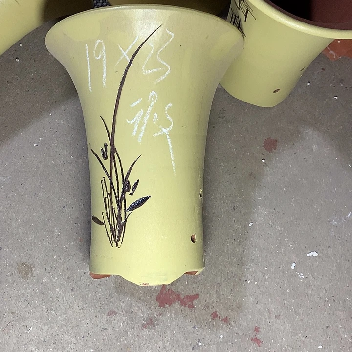 紫砂花盆紫砂的颜色很