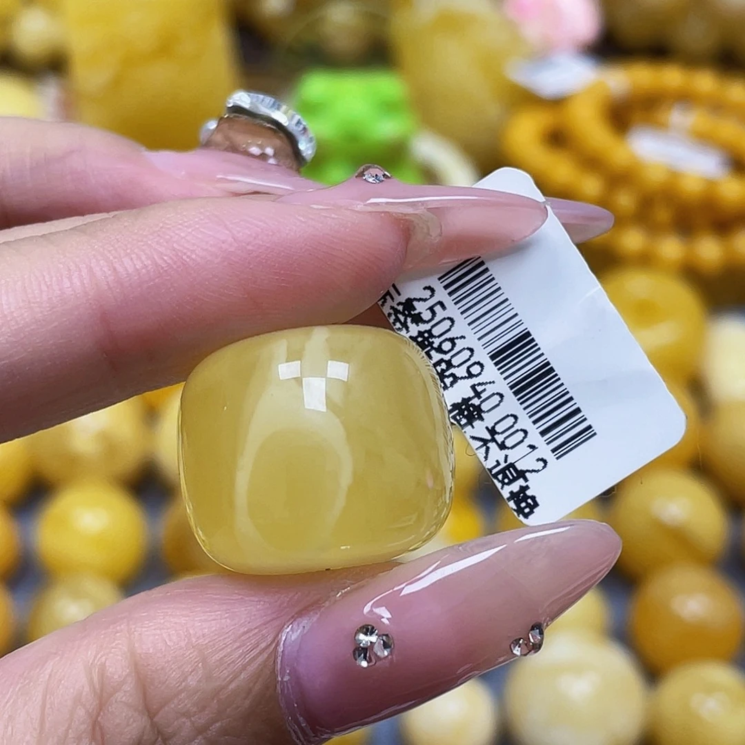 金***超蜜蜡未镶嵌裸石21.1*17.6mm