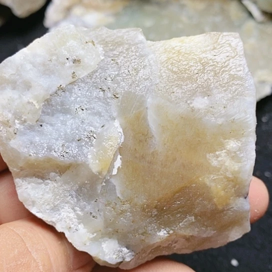 和田玉（糖玉）未镶嵌珠宝半成品