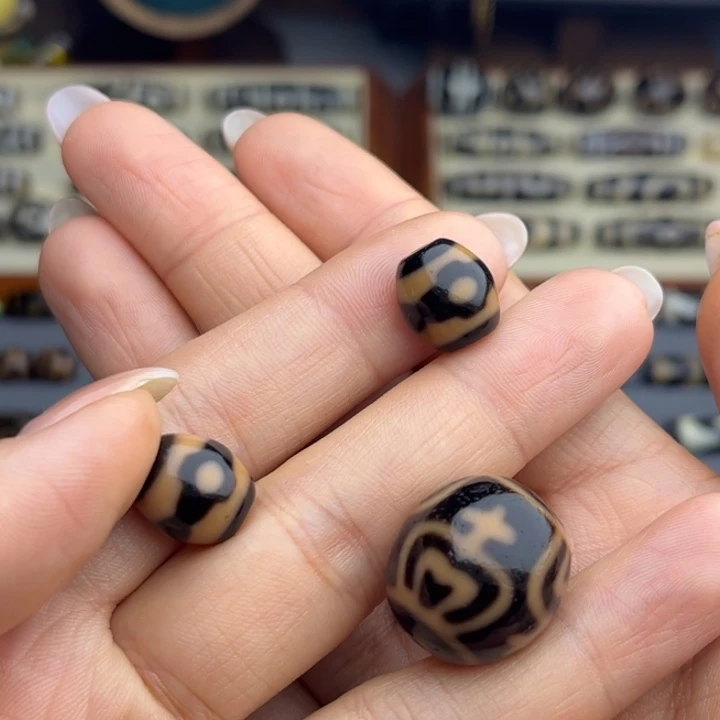 《***》玛瑙/玉髓未镶嵌颈饰