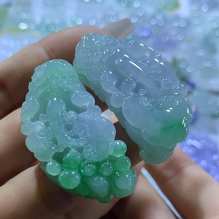 翡翠未镶嵌颈饰天然翡翠A货吊坠