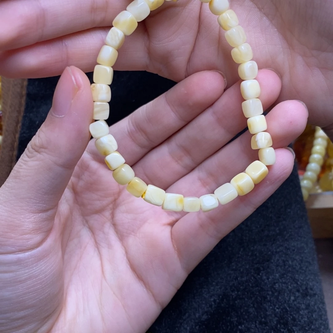琥珀未镶嵌裸石蜜蜡