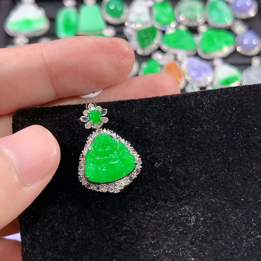 翡翠18K金镶嵌颈饰