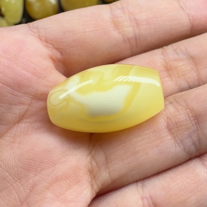 蜜蜡未镶嵌珠宝奇石
