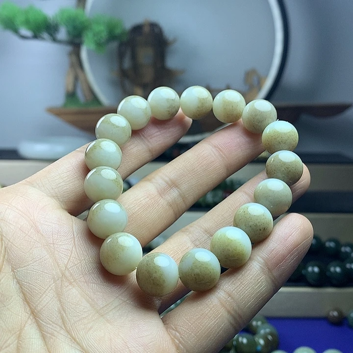 和田玉未镶嵌手串