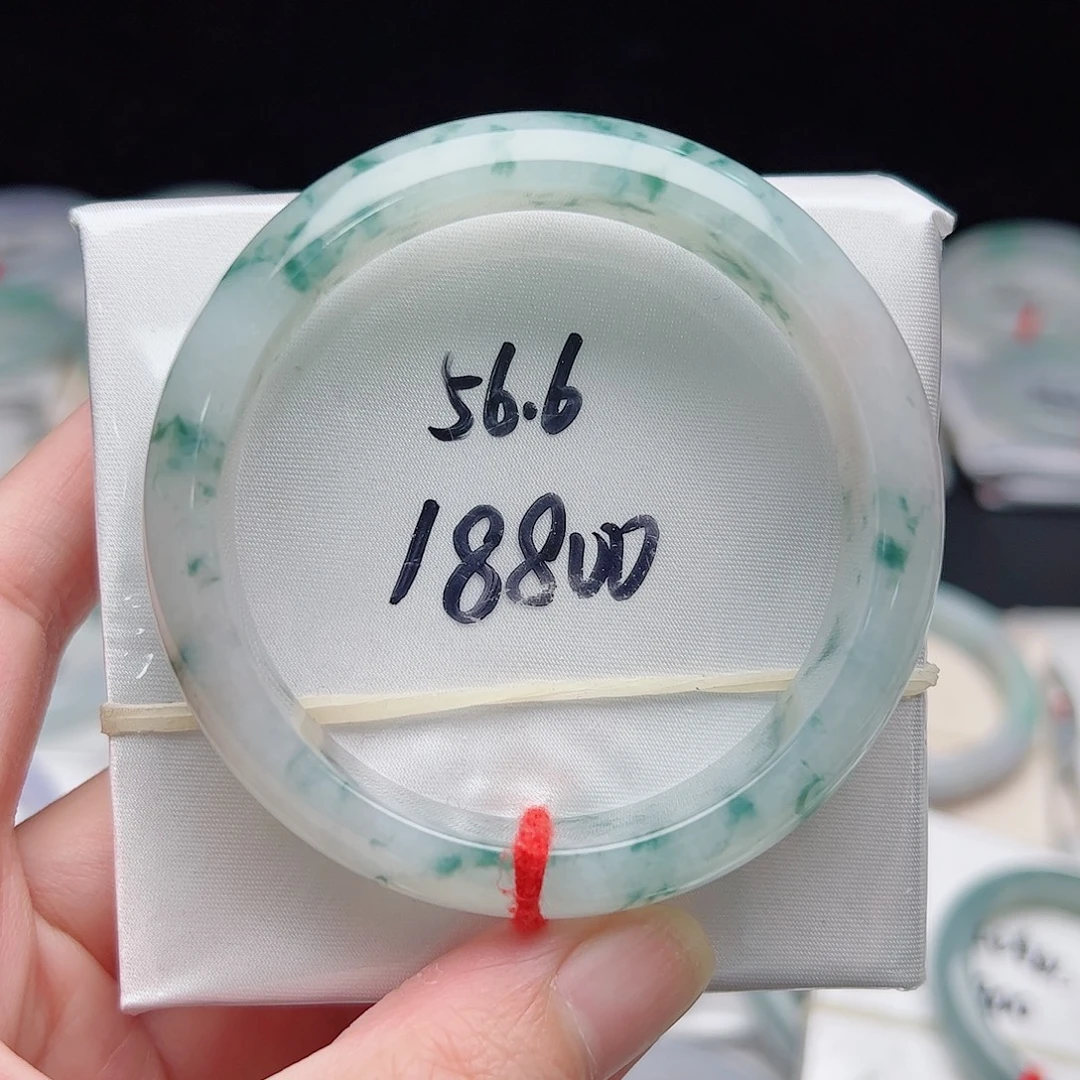 翡翠未镶嵌手镯A货