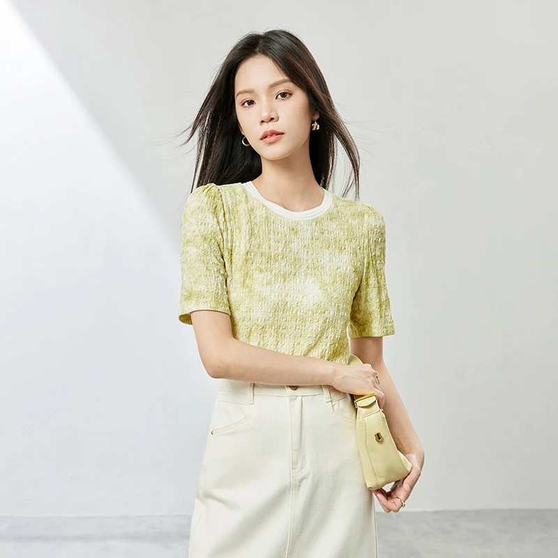 尚都比拉休闲撞色罗纹圆领肩部碎褶扎染图案肌理感短袖T恤53984