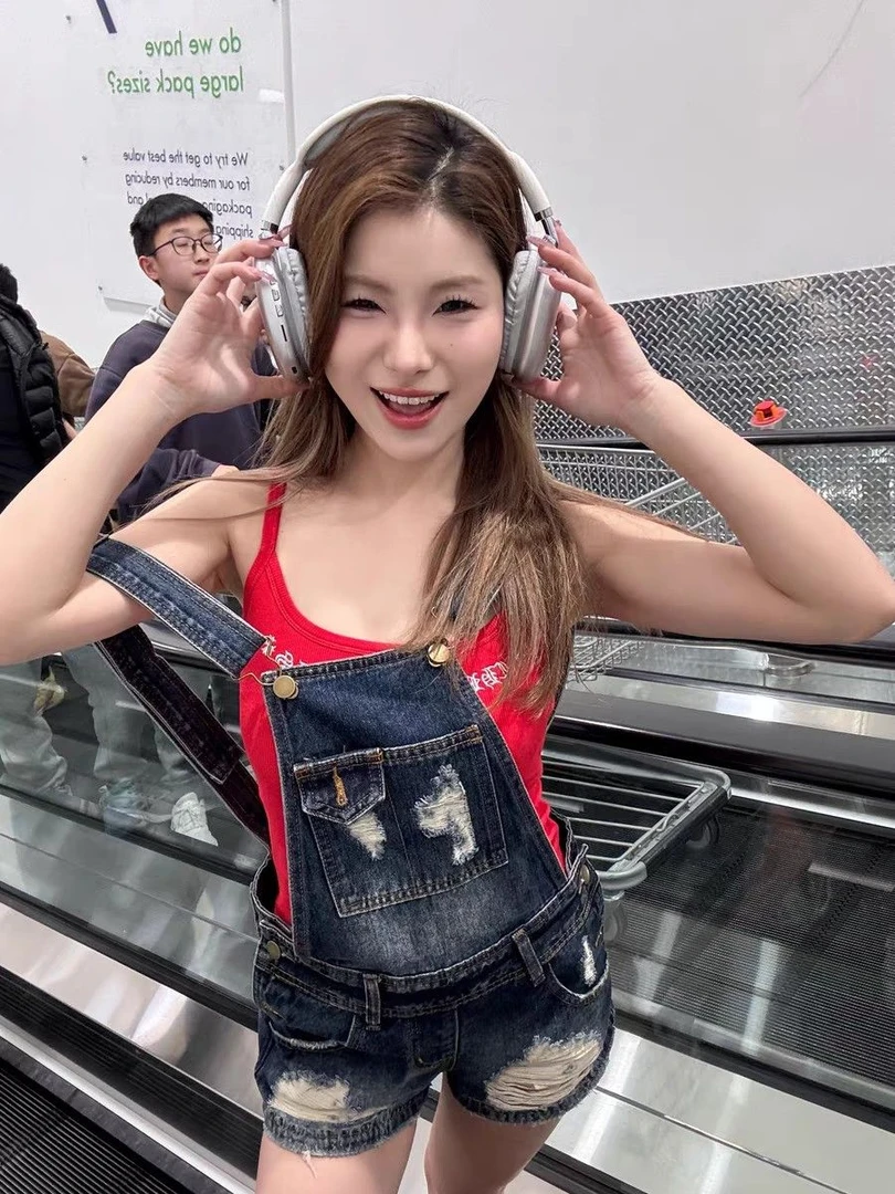 辣妹磨破水洗牛仔背带裤女2025夏季新款紧身百搭显瘦性感包臀热裤