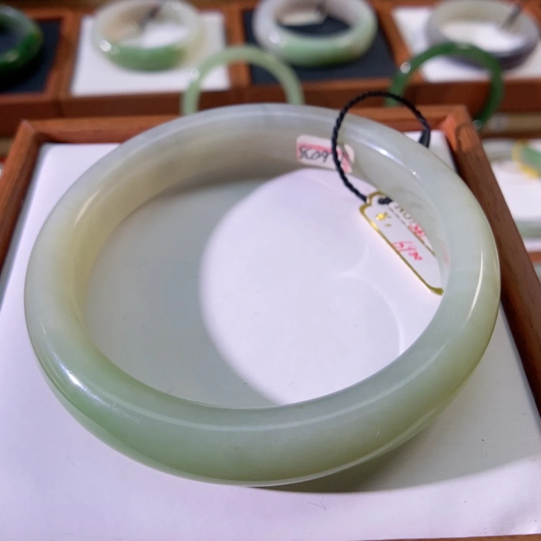 【闪购商品】未镶嵌手镯和田玉（翠青玉）
