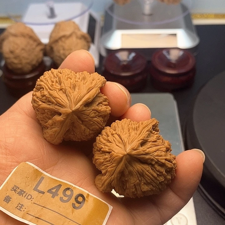 吊坠文玩核桃丑疆3.8