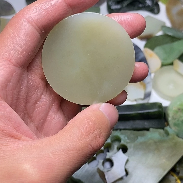 和田玉（糖玉）未镶嵌笔搁