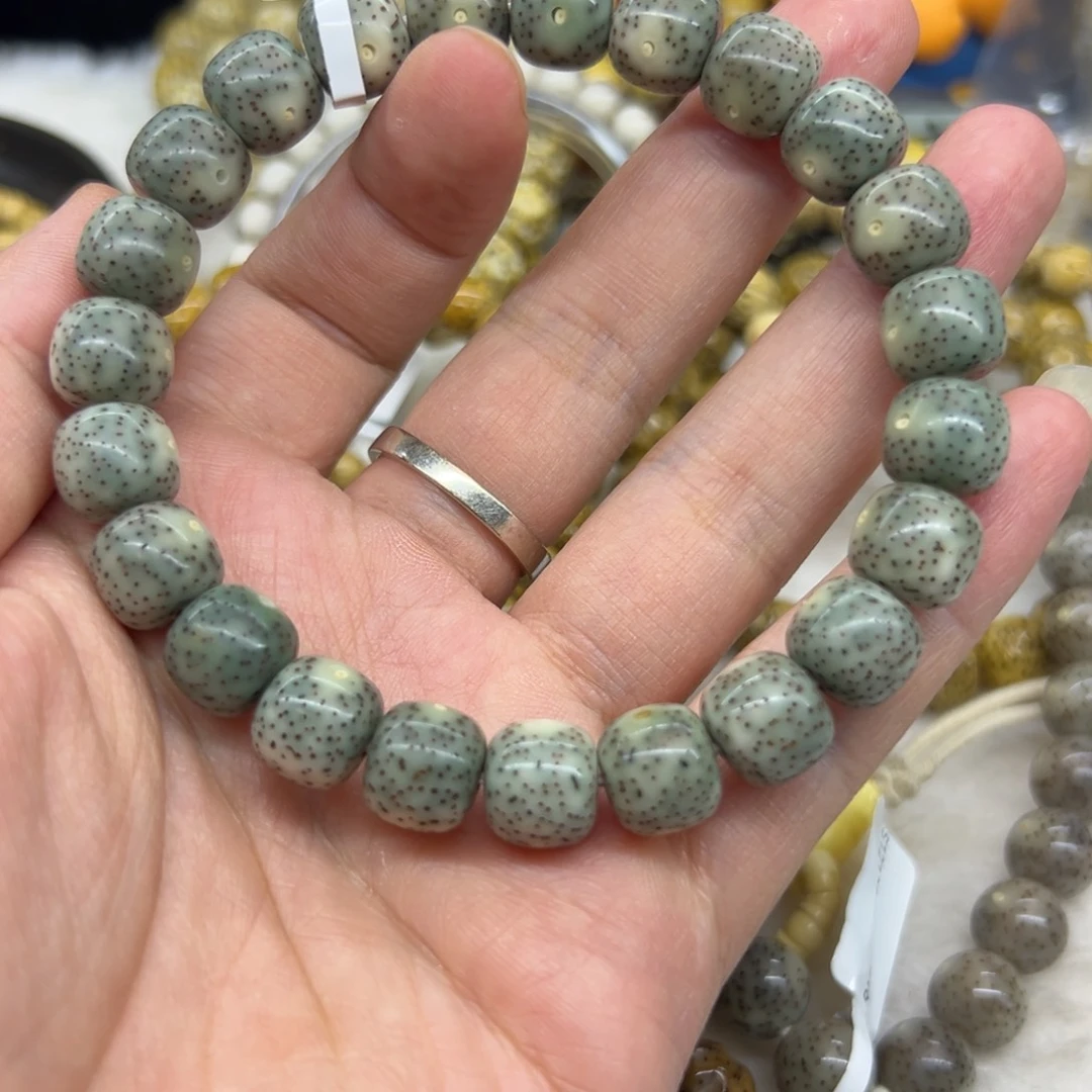 星月菩提手串。星月