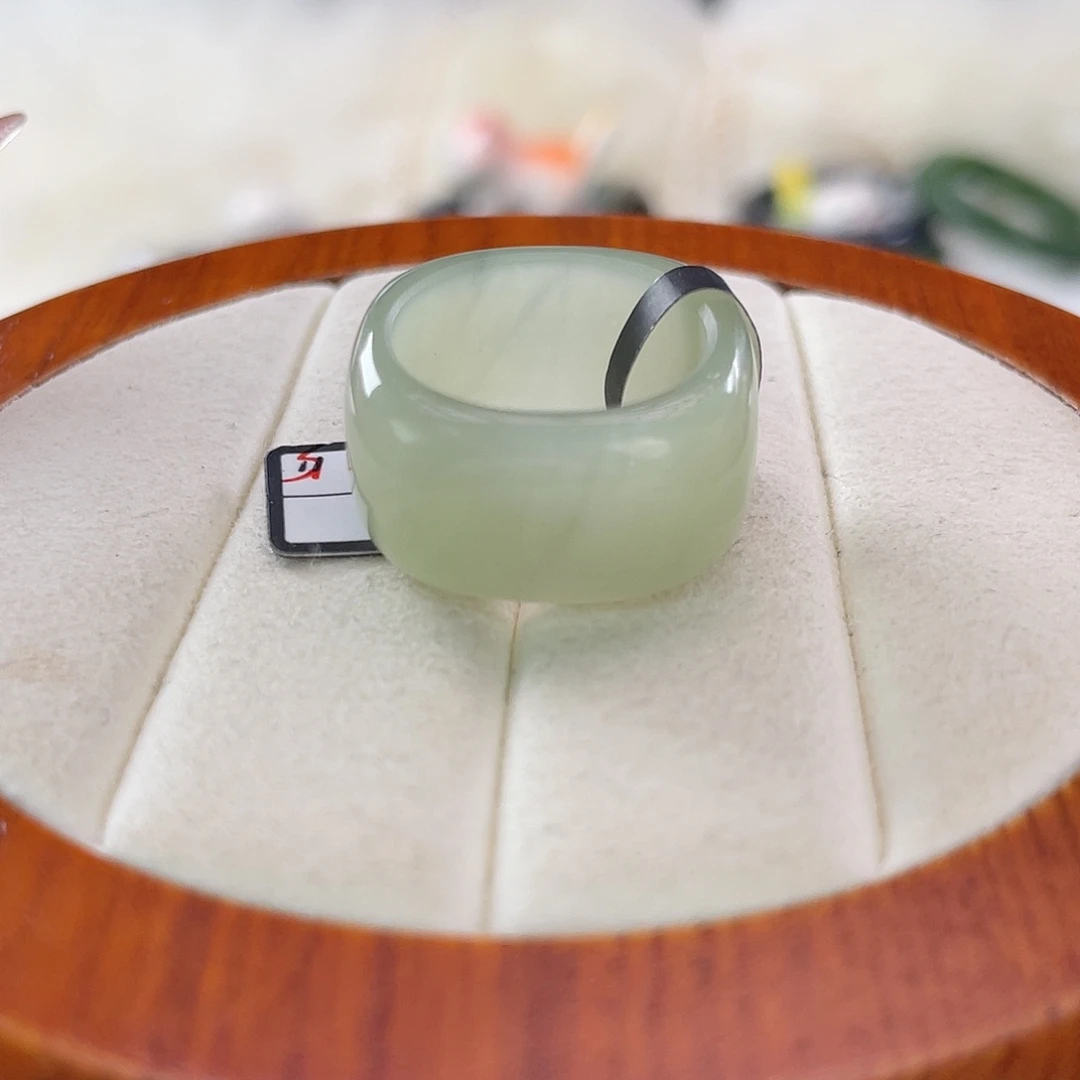 和田玉未镶嵌戒指l115。青提色方圆。17.2。不退换