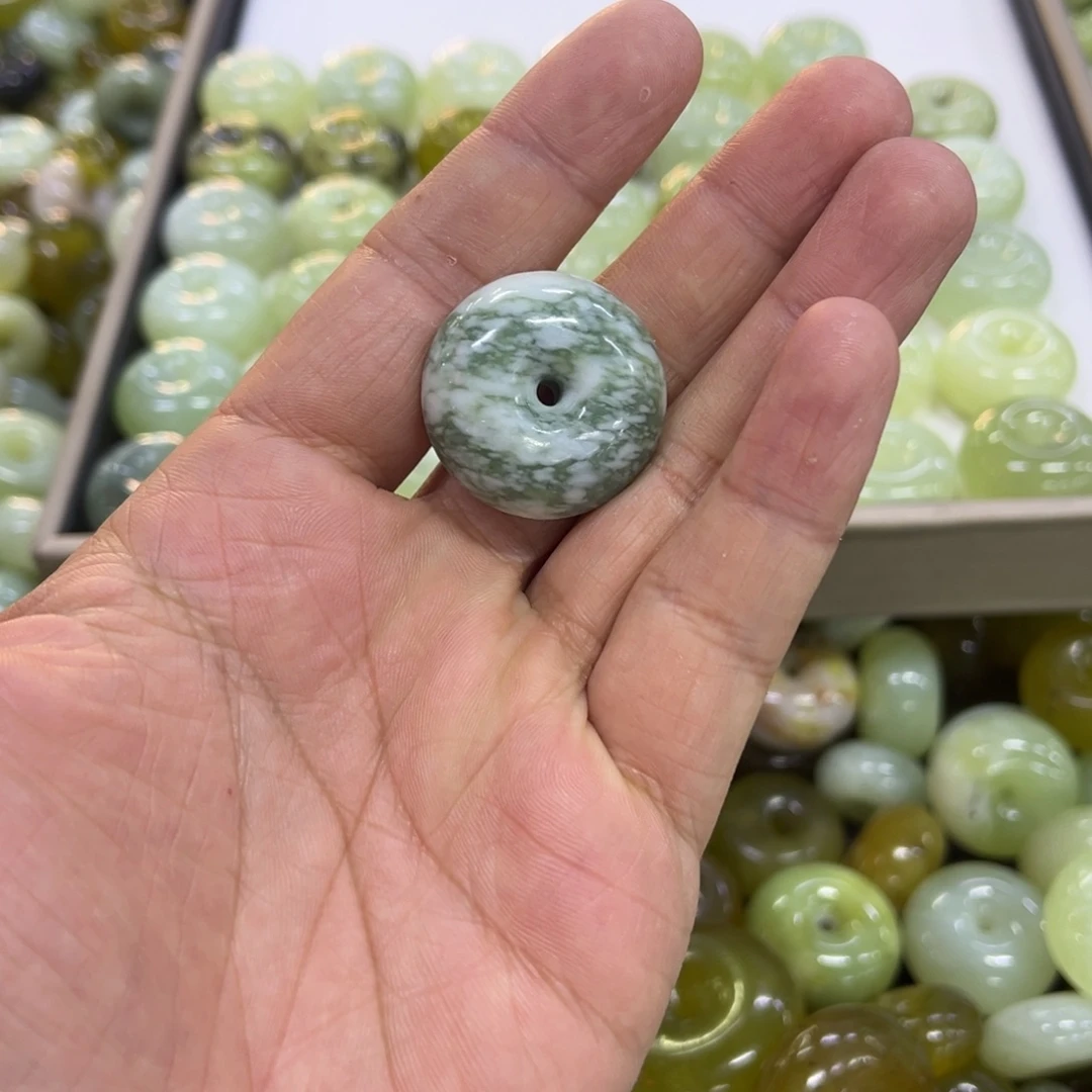 蛇纹石玉合金颈饰