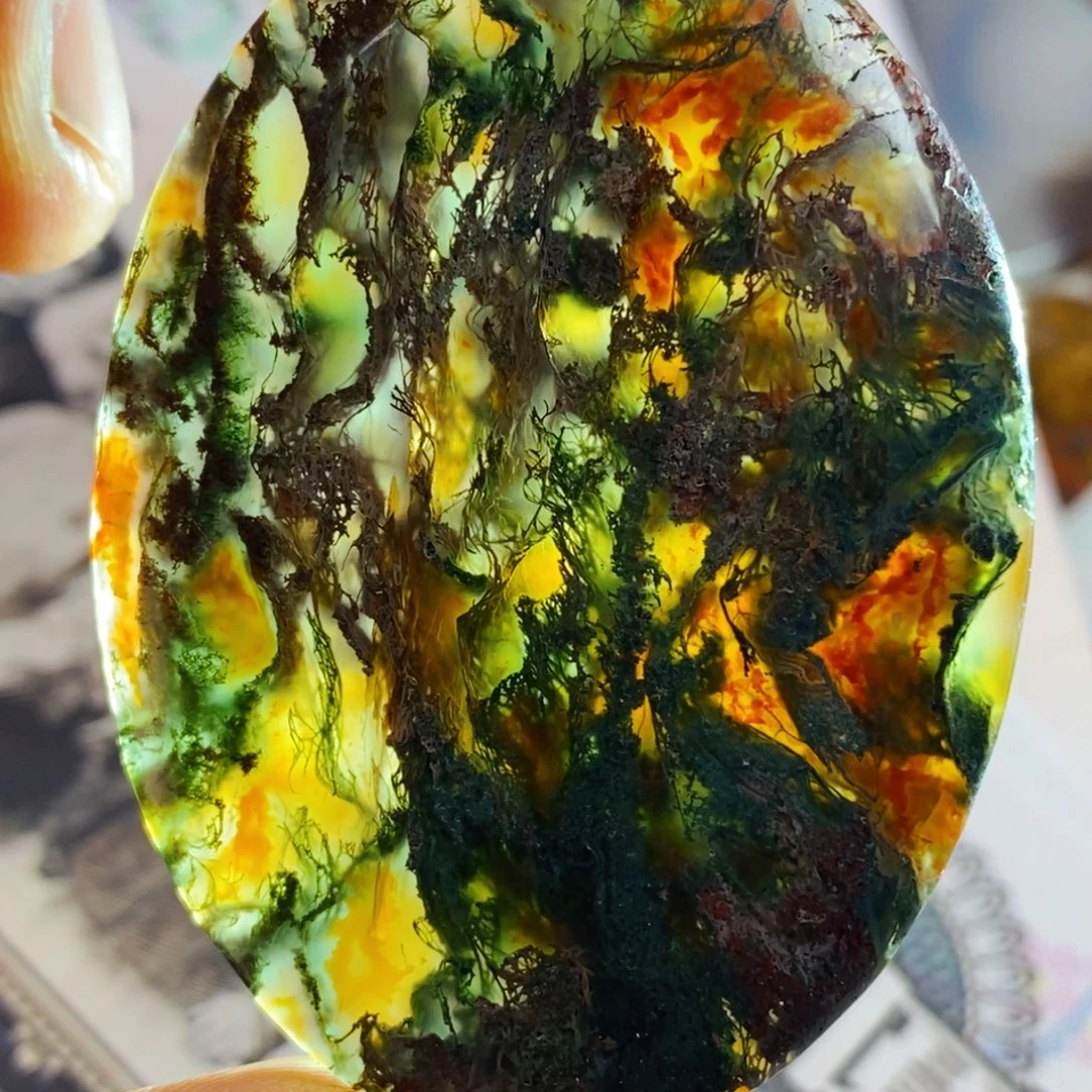 执***着玛瑙/玉髓未镶嵌颈饰