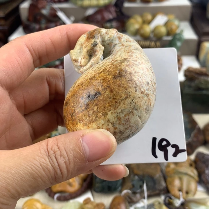 岫岩河磨玉（透闪石质玉）未镶嵌珠宝奇石