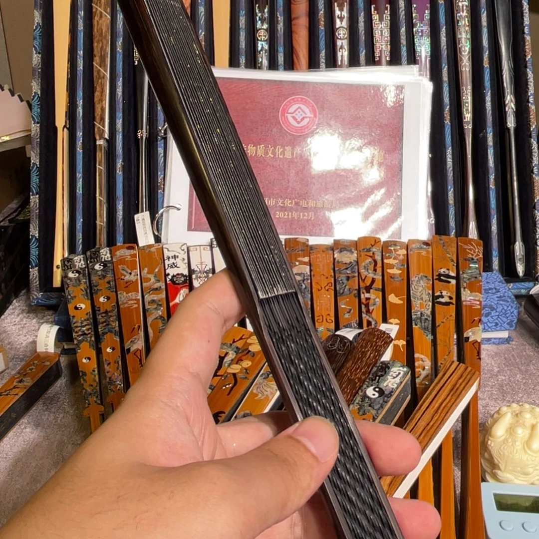 扇子手工制作工艺精湛