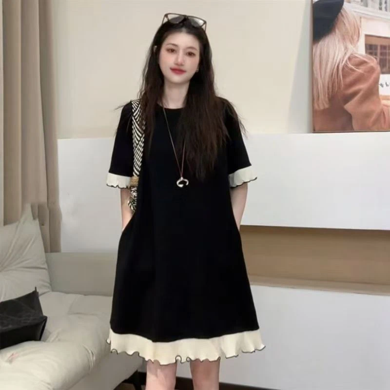 URTBD黑边白夏季新款轻奢产后外出赫本风百搭时尚喂奶哺乳连衣裙.