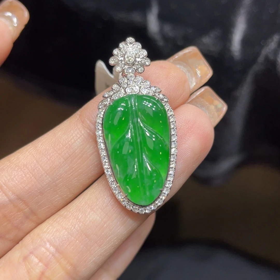 翡翠颈饰18K金镶嵌天然缅甸翡翠