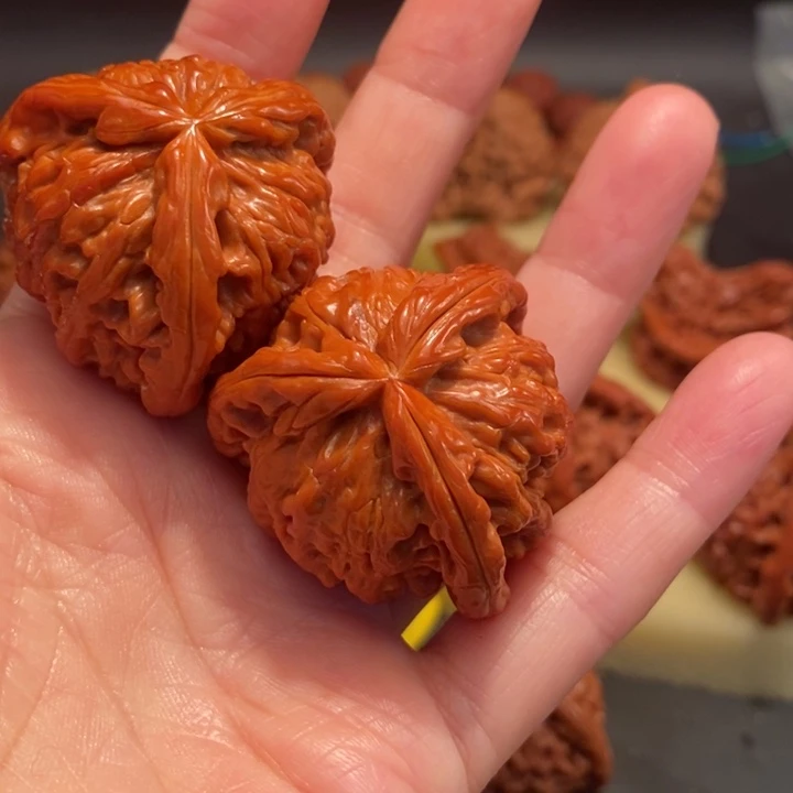 ，***！文玩核桃吊坠工艺核桃