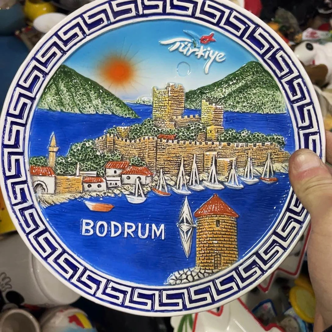 摆件  磕碰。 封釉。     