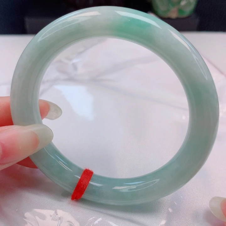 翡翠未镶嵌手镯（圆镯）