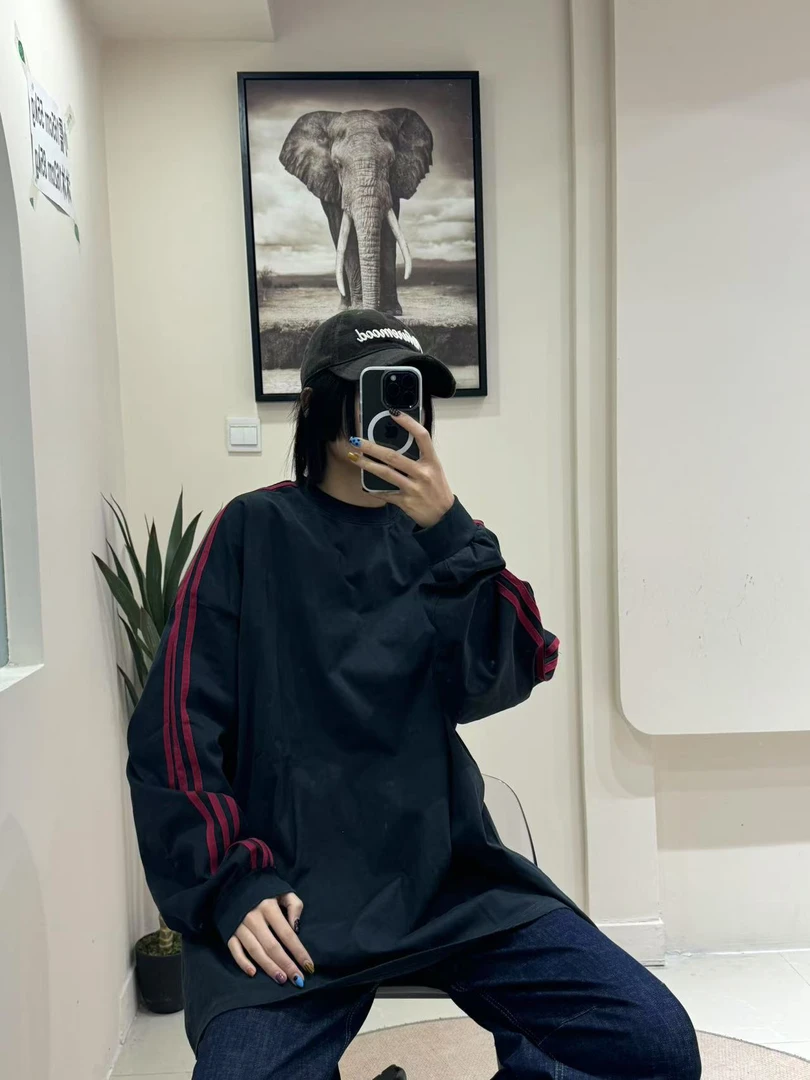 《遇见》2025早春新款长袖t恤三道杠