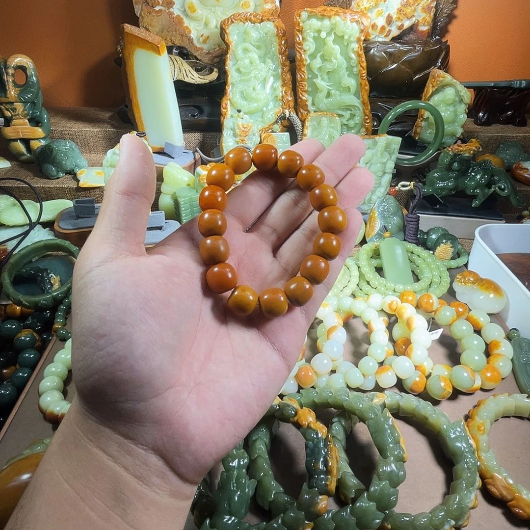 透闪石质玉未镶嵌珠宝奇石