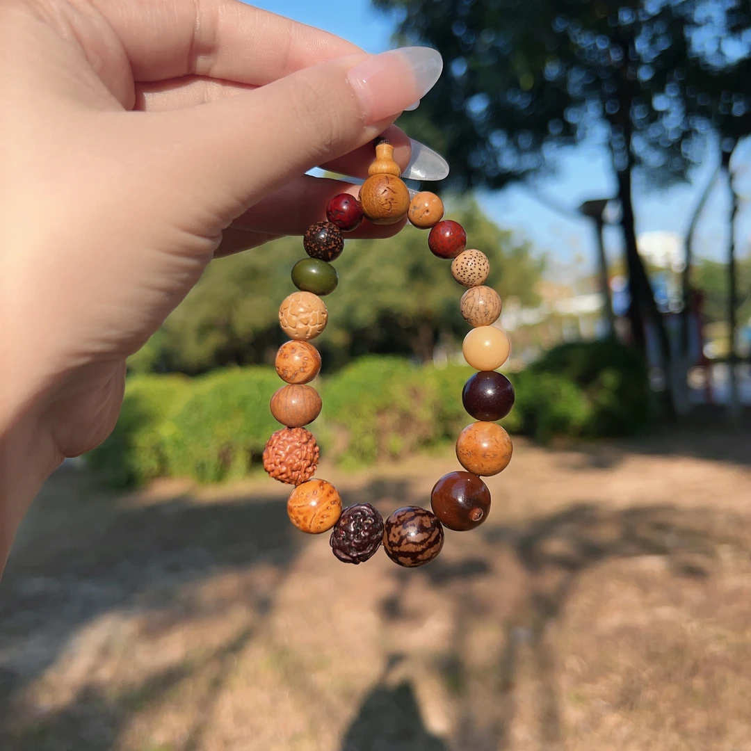 春田花花家的菩提十八子手链手持