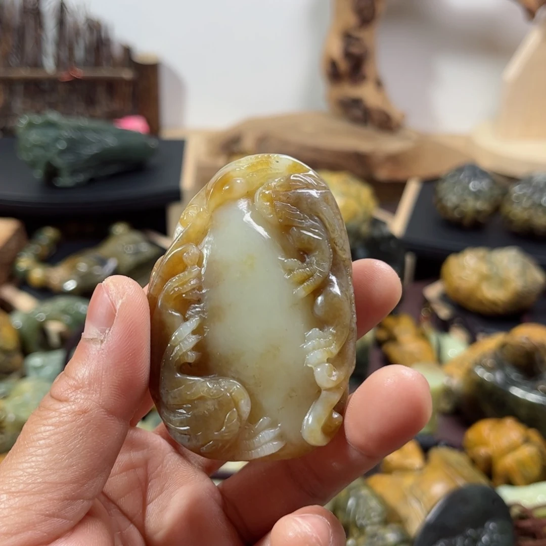 岫岩老玉（透闪石质玉）挂件未镶嵌s*g