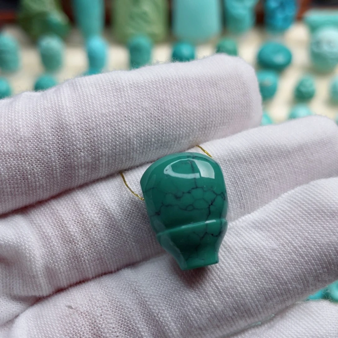 未镶嵌绿松石珠宝奇石