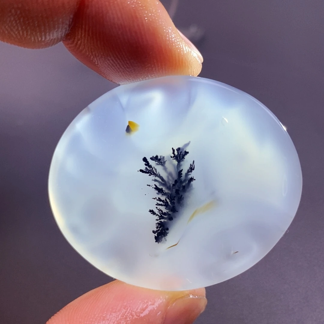 牧***园玛瑙/玉髓未镶嵌颈饰