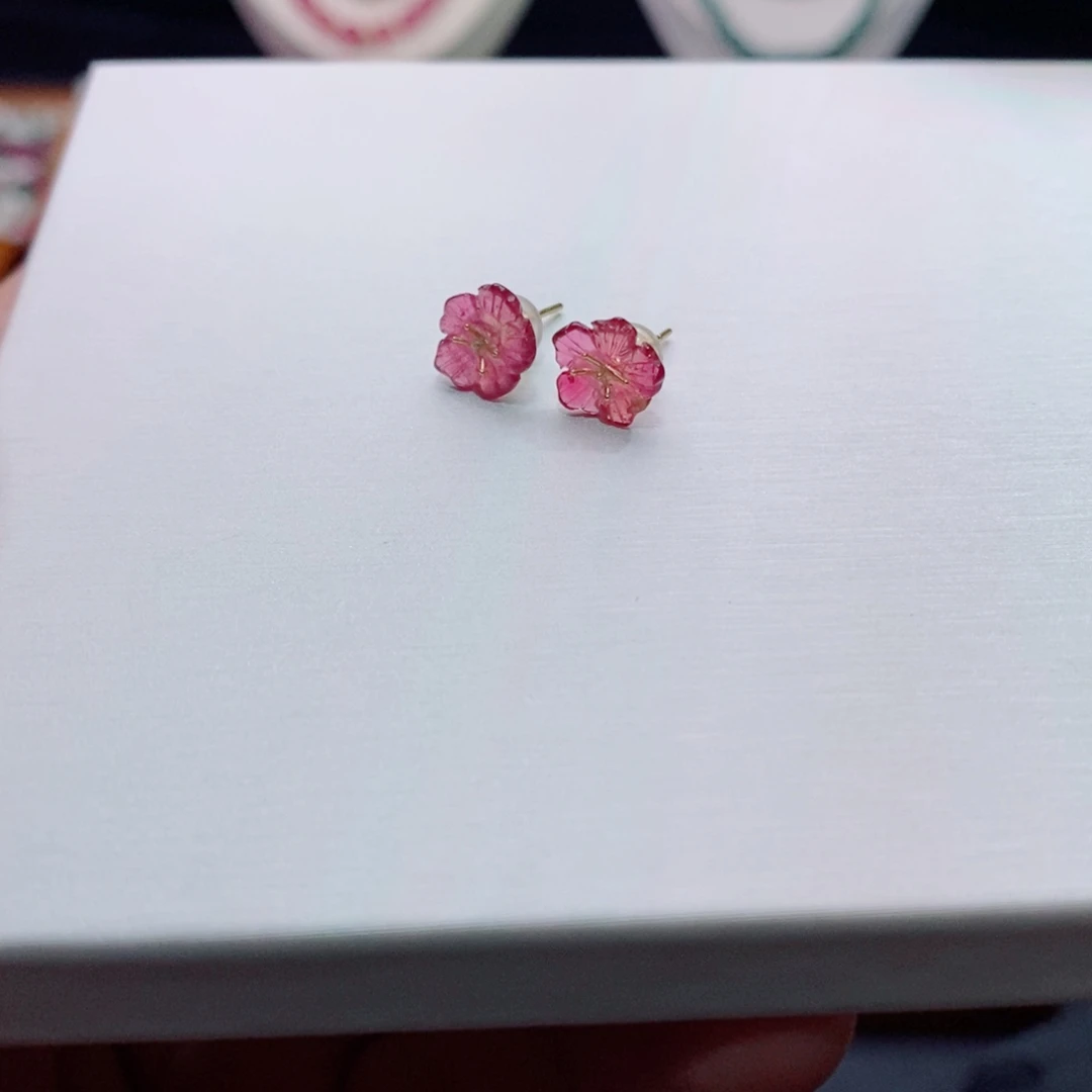 18K金镶嵌耳钉m碧玺