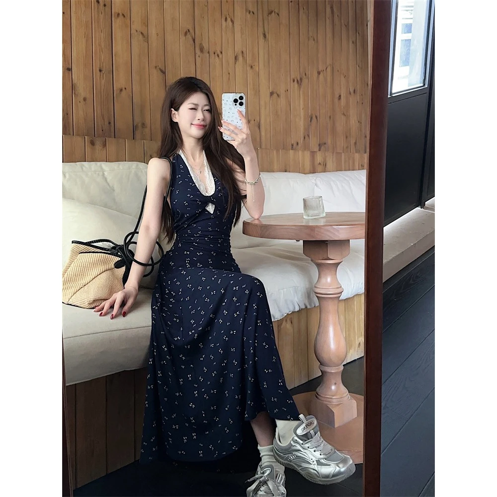 【运补六元】碎花挂脖连衣裙女夏蕾丝收腰包臀裙子气质海边度假长裙